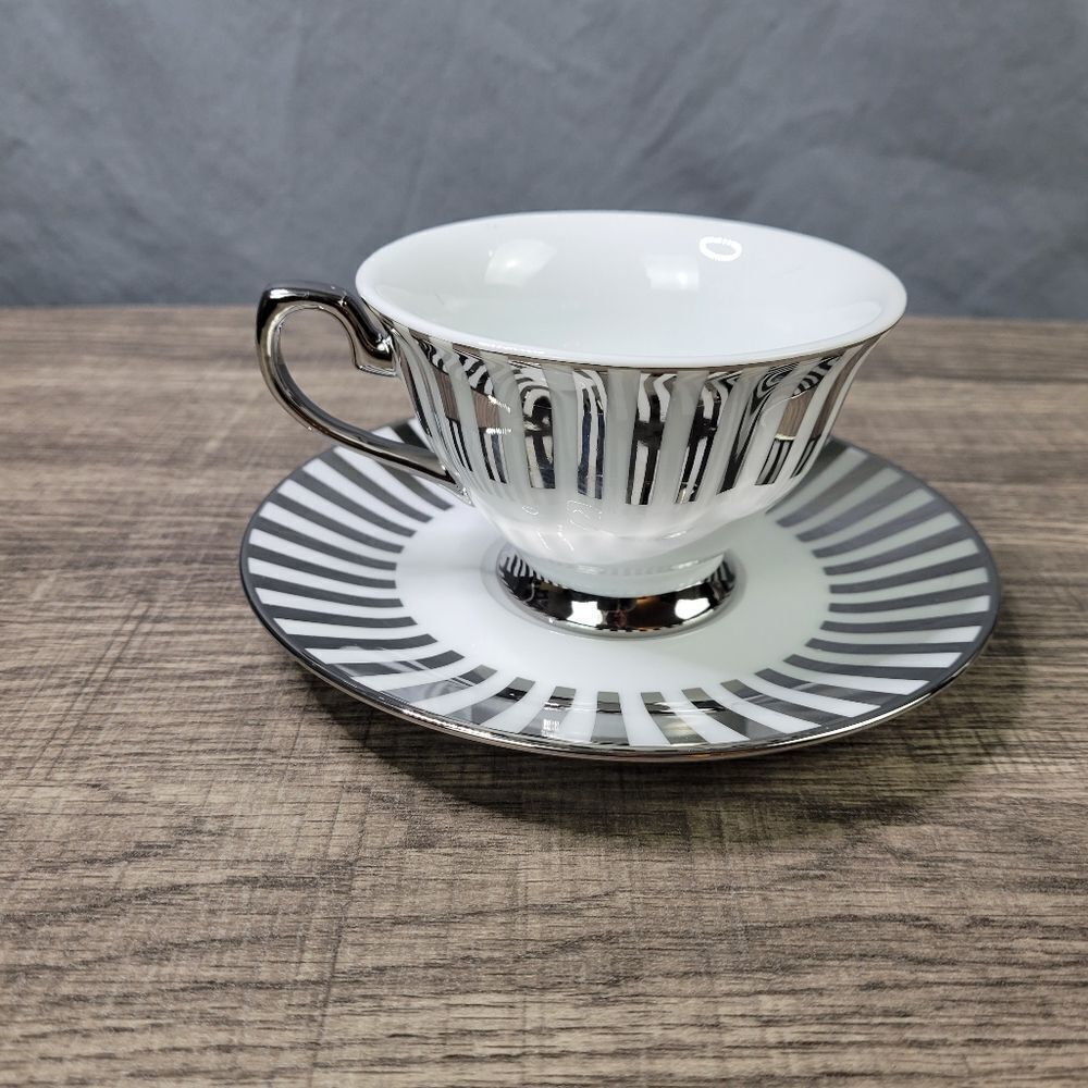 Ciroa Luxe Porcelain Metallic Striped Teacup and Saucer